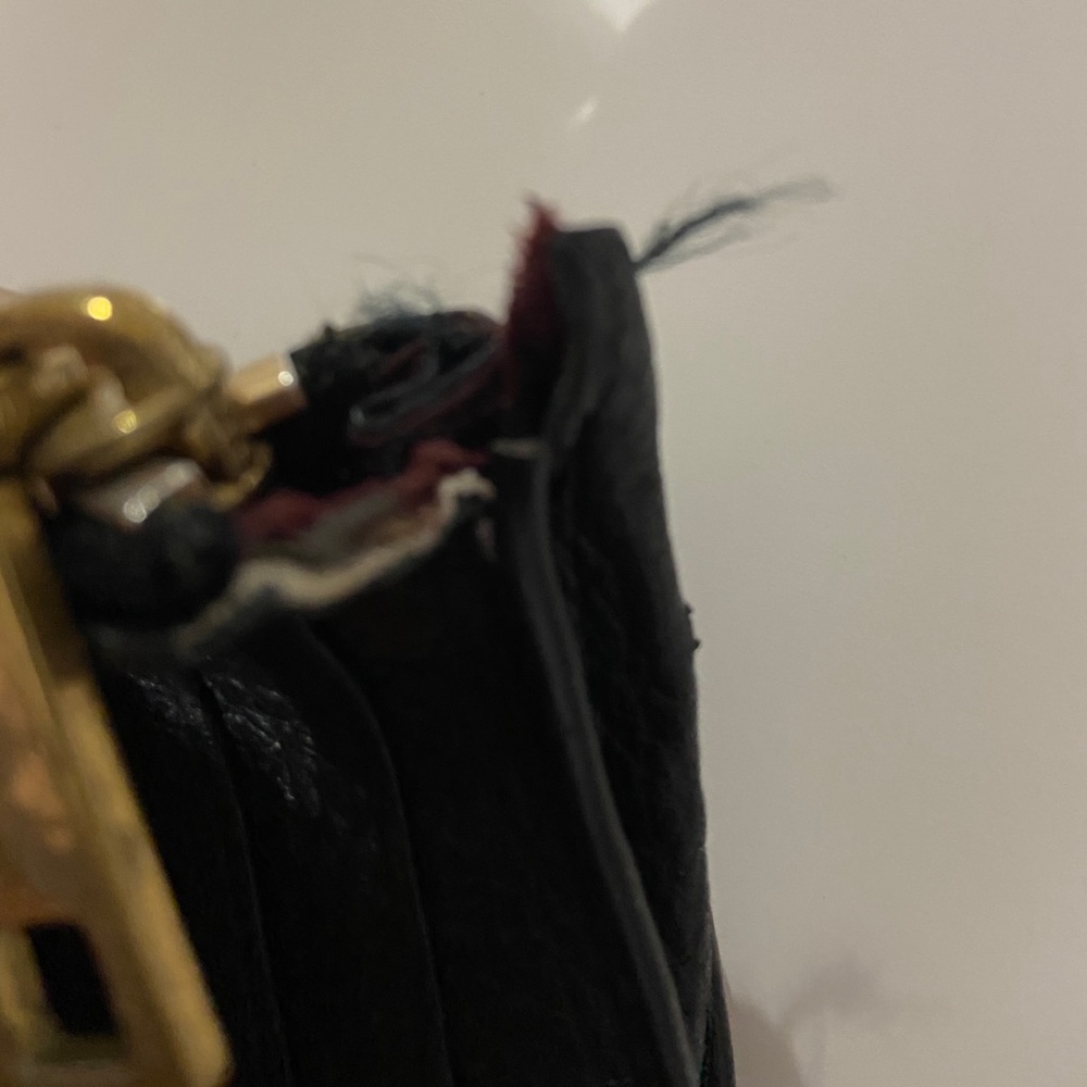 Marc Jacob Leather Zip Top Wallet - Picture 4 of 4